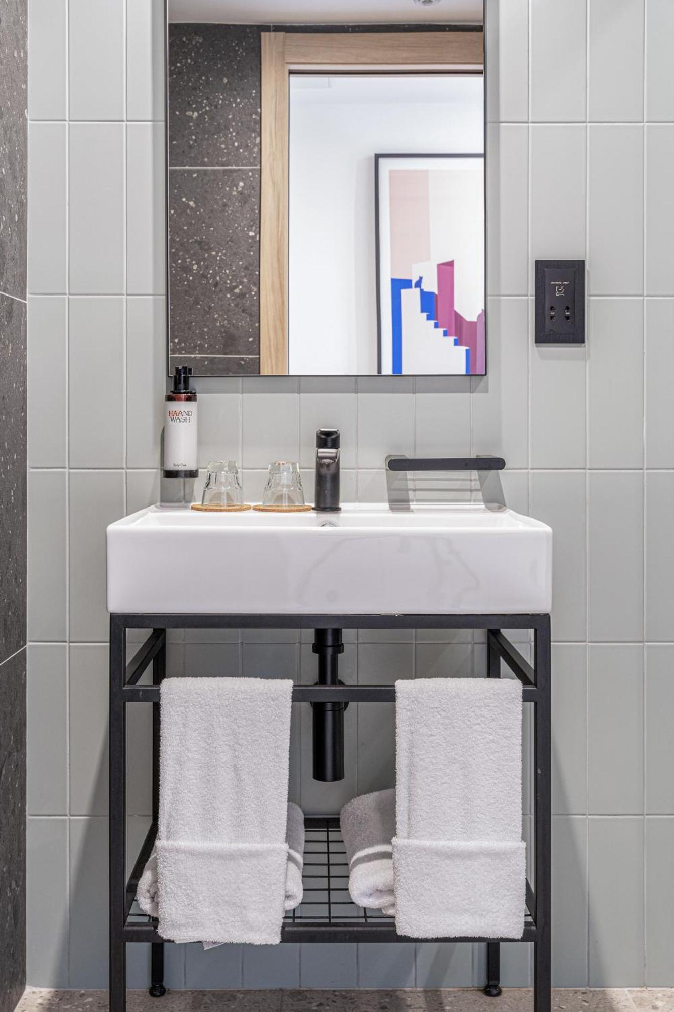 Hotel Mistral St Julian'S, Affiliated By Melia Saint Julian's Екстер'єр фото