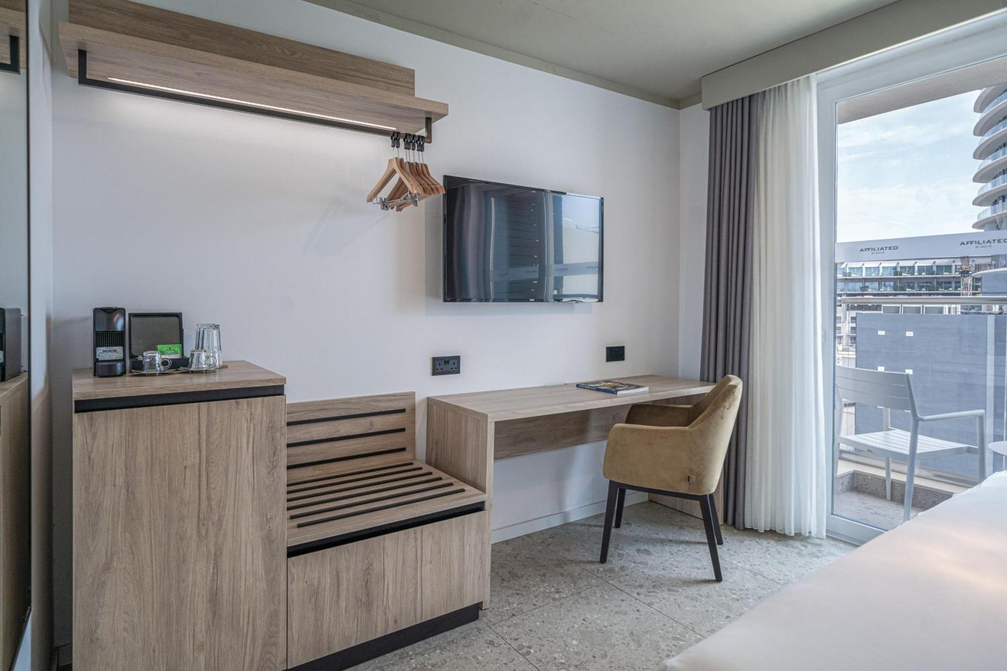 Hotel Mistral St Julian'S, Affiliated By Melia Saint Julian's Екстер'єр фото