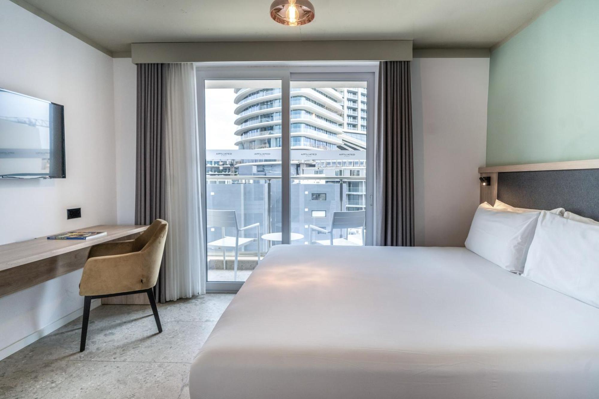 Hotel Mistral St Julian'S, Affiliated By Melia Saint Julian's Екстер'єр фото