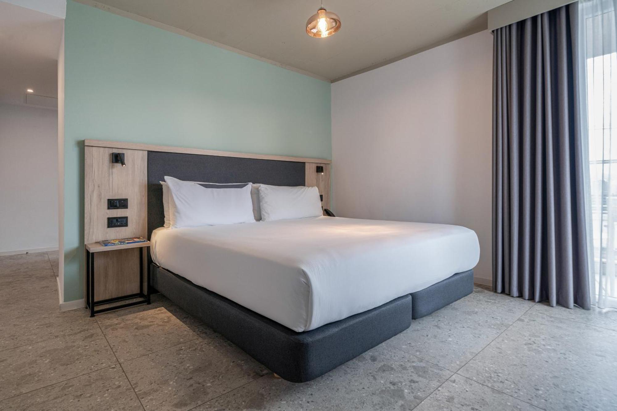 Hotel Mistral St Julian'S, Affiliated By Melia Saint Julian's Екстер'єр фото