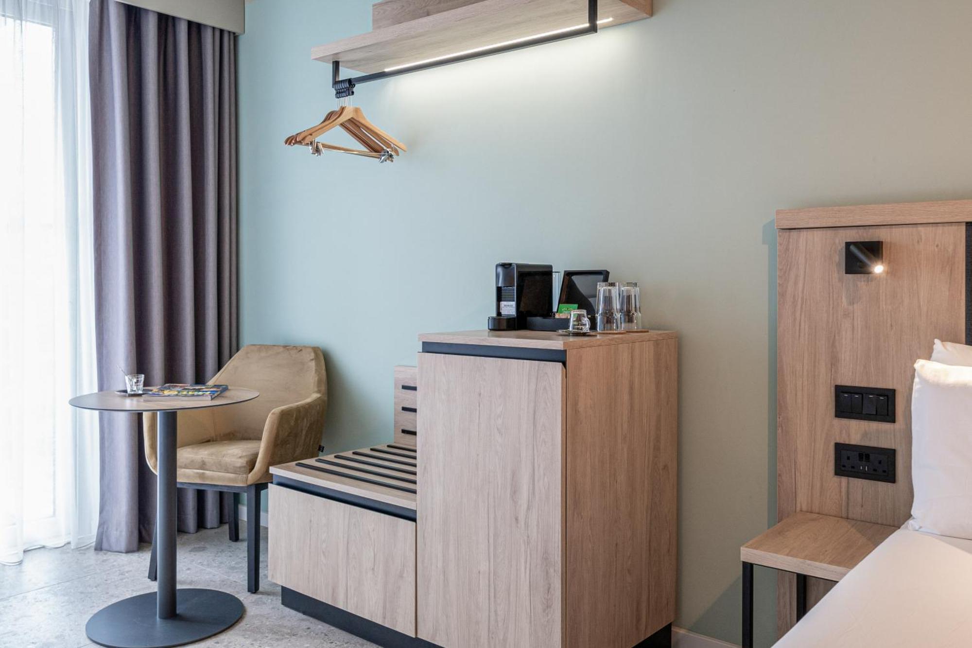 Hotel Mistral St Julian'S, Affiliated By Melia Saint Julian's Екстер'єр фото